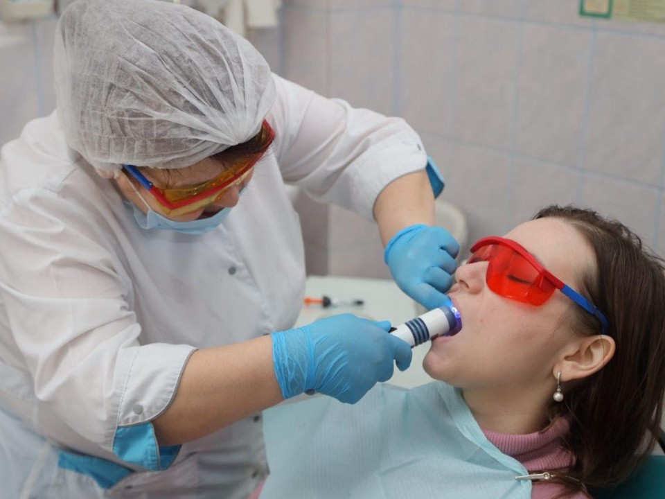 Зубная фея для взрослых: кому в Королеве положены льготные протезы