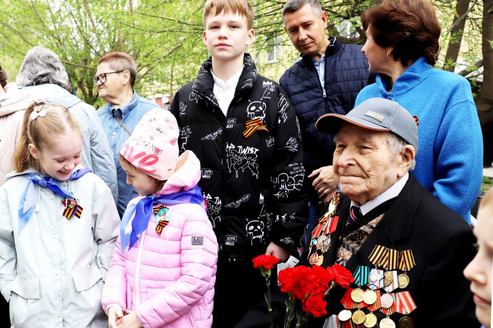 Поздравления Ивану Филипповичу Коваленко с 9 Мая от младшего поколения, фото Александры Федотовой