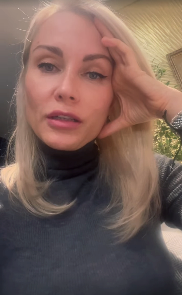 Запретить травлю. Книги про буллинг. Анти буллинг плакат. А серая травить травить нельзя остановить. А серая травить травить нельзя остановить.