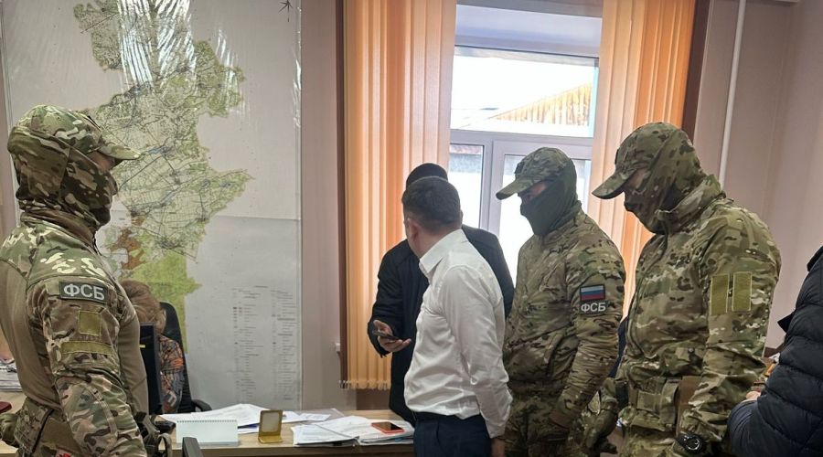Задержание чиновника в Алтайском крае по подозрению в получении взятки от местного риелтора