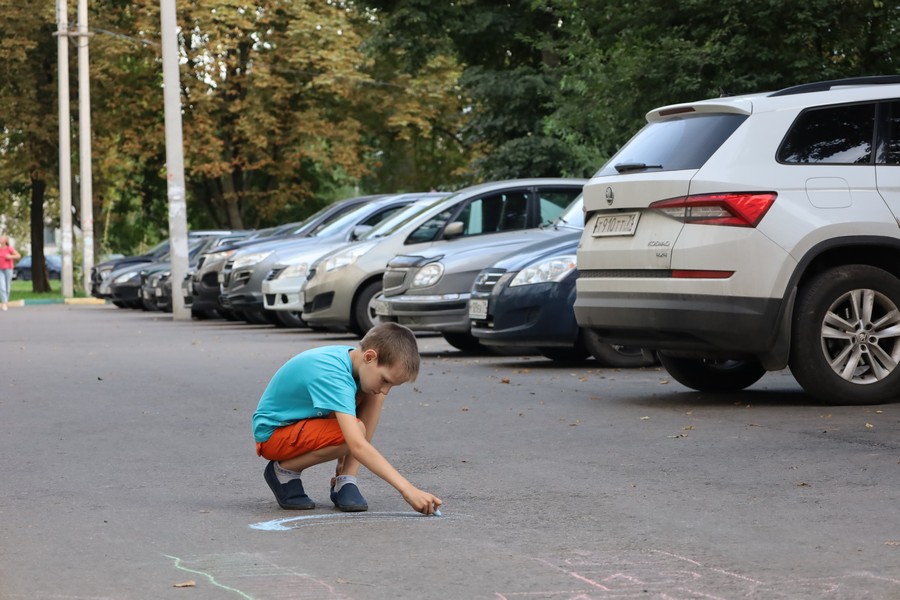 Протекла на улице