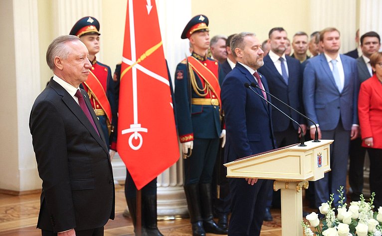 Церемония вручения знаков отличия «Почетный гражданин Санкт-Петербурга» в Мариинском дворце