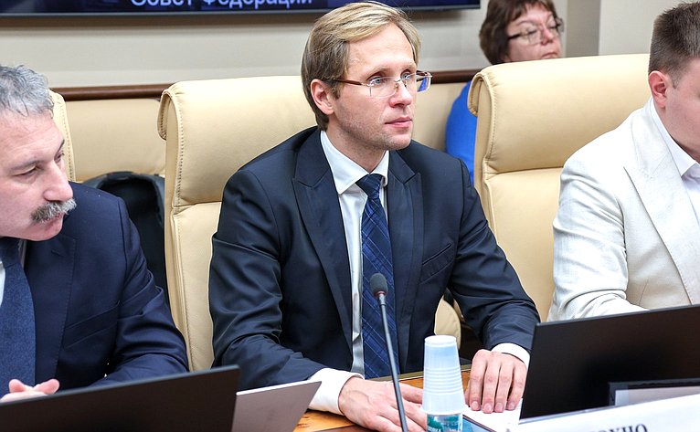 Совещание «Образовательный подход «Обучение служением»: проблемы и перспективы развития»