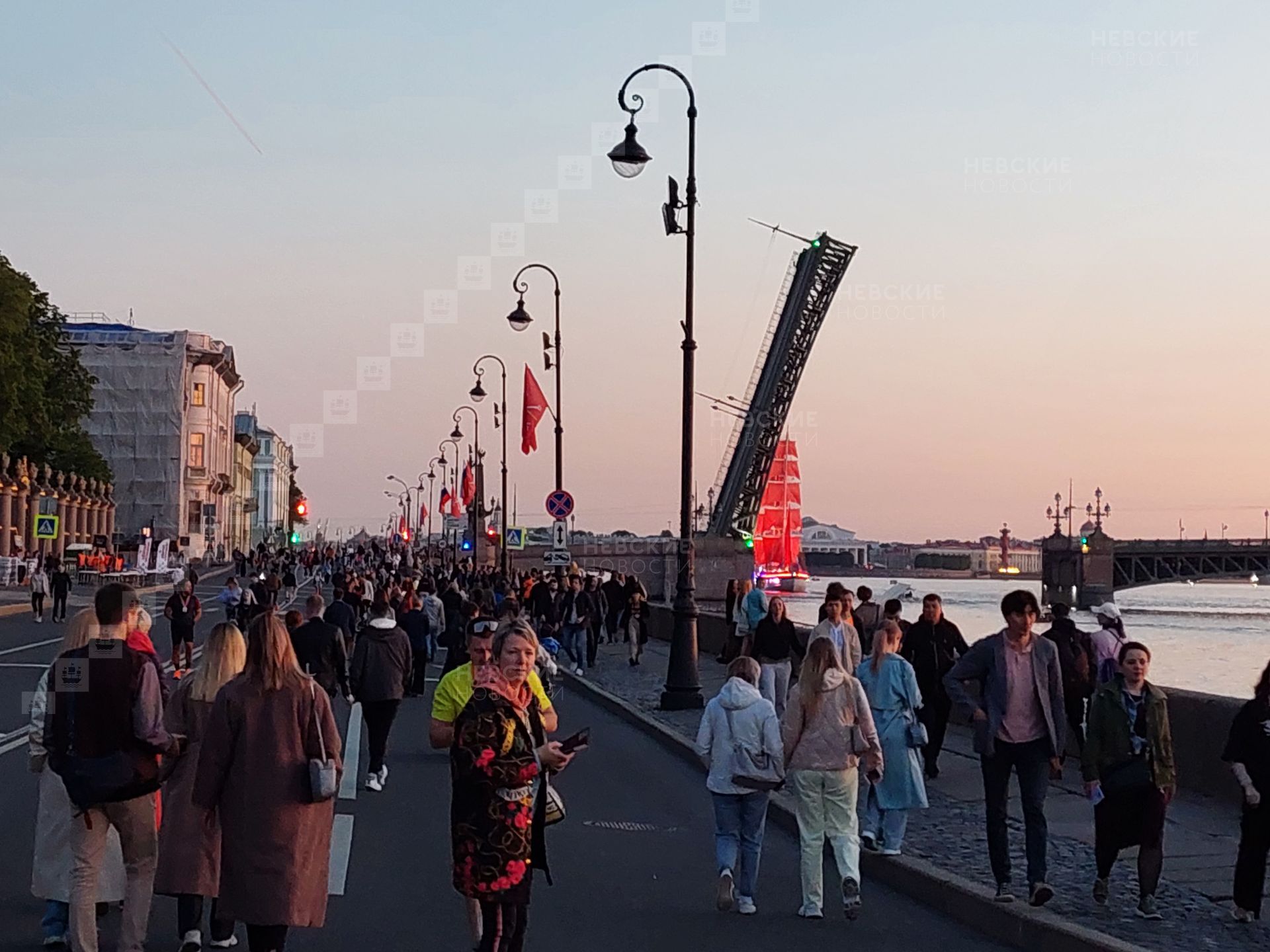 Репетиция алых парусов спб. Алые паруса Питер. Репетиция алых парусов 2023. Алые паруса Санкт-Петербург 2023 выпускной. Алые паруса Питер 2023.