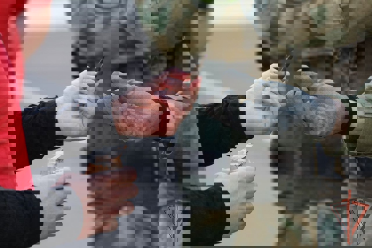 Генерал-полковник Юрий Яшин поздравил спецназовцев, которые успешно прошли квалификационное испытание на право ношения крапового берета (видео)