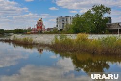 В Кургане начали расчистку русла Тобола вдоль центра города