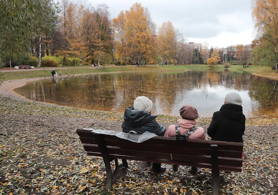Парк у площади Мужества: Серебряный пруд — самое романтичное место Лесного | ФОТО Дмитрия СОКОЛОВА
