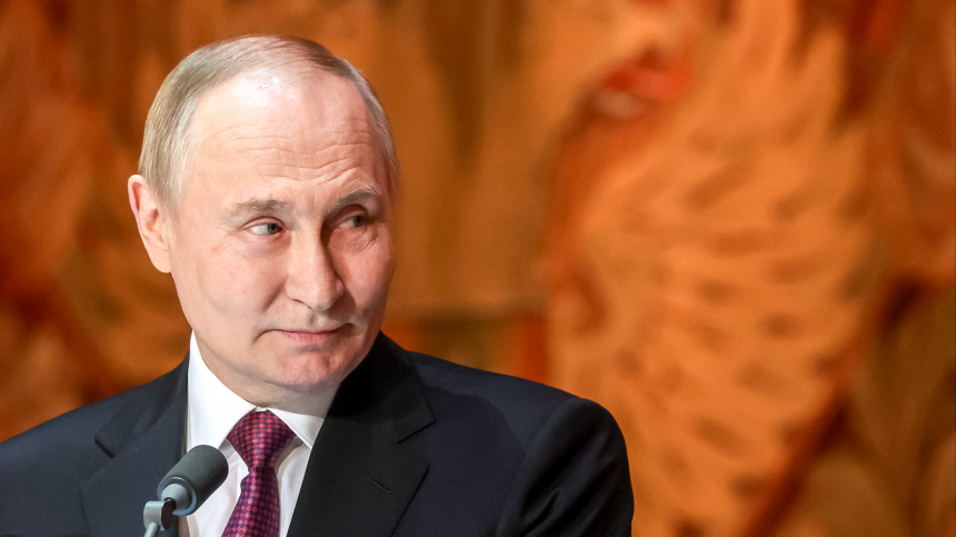 Путин поздравил артистов РФ с профессиональным праздником