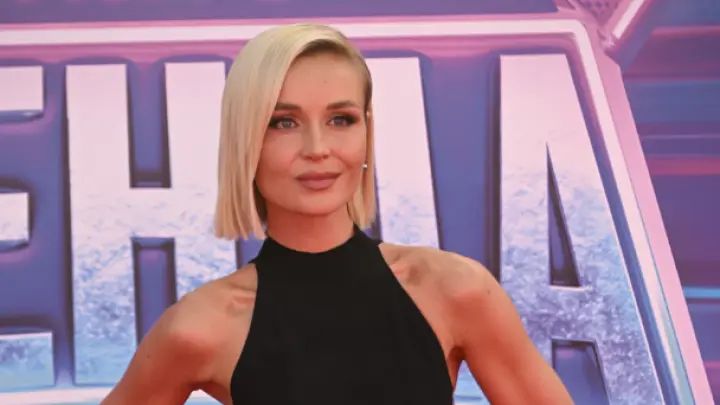 Люблю тебя необъятно!: Полина Гагарина опубликовала редкие снимки с сыном - 14 октября первенцу певицы исполнилось 18