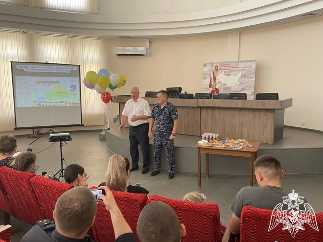 Росгвардия наградила победителей конкурса детского рисунка в Астрахани