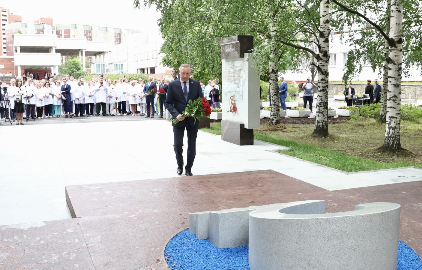 Торжественное открытие мемориального комплекса, посвященного подвигу петербургских медработников