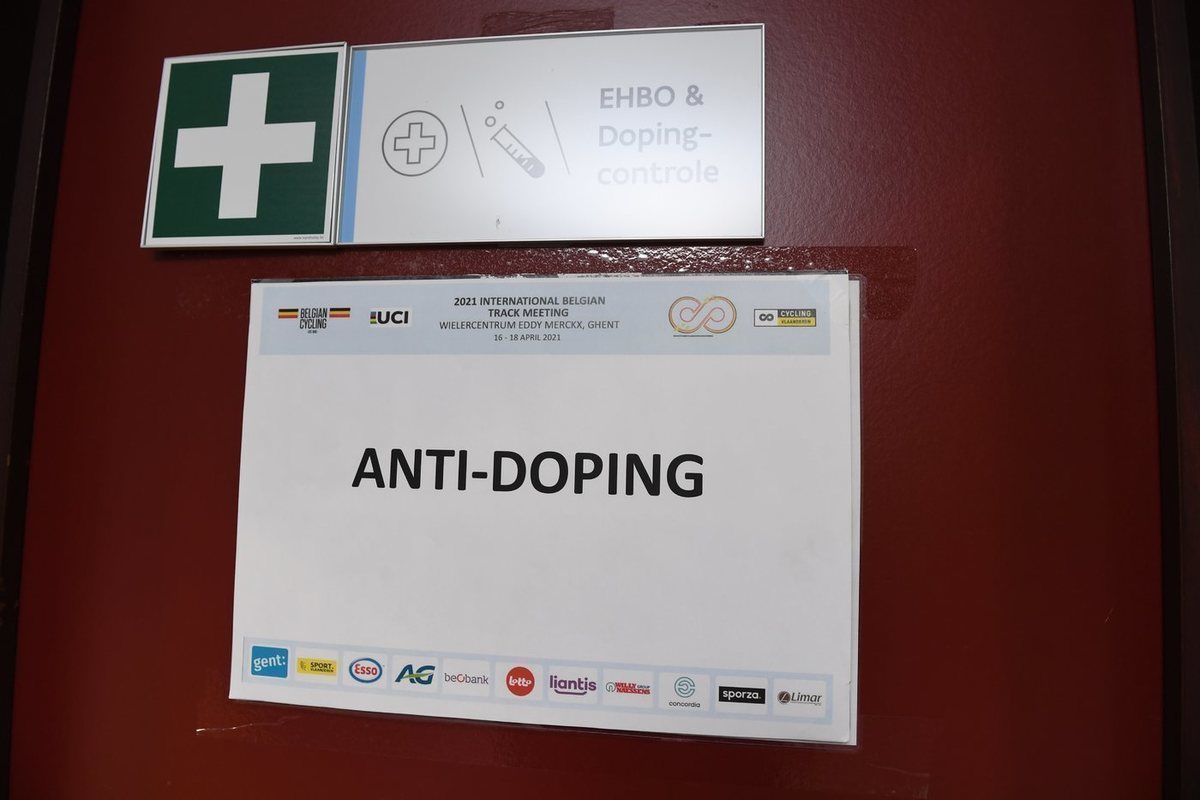 Трех российских легкоатлетов дисквалифицировали из-за нарушения антидопинговых правил