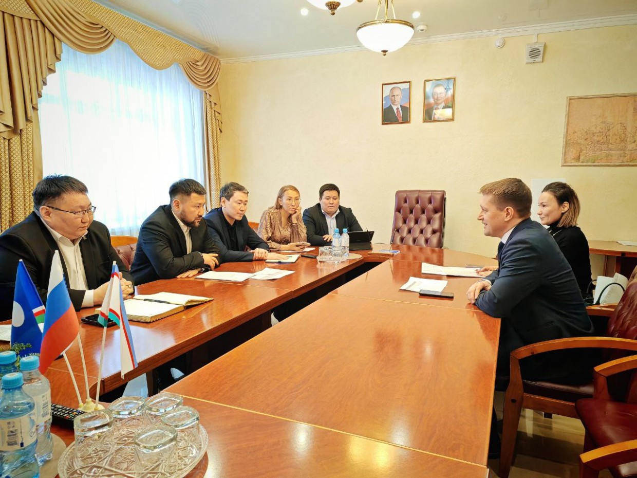 Мэр Якутска встретился с министром промышленности и геологии республики