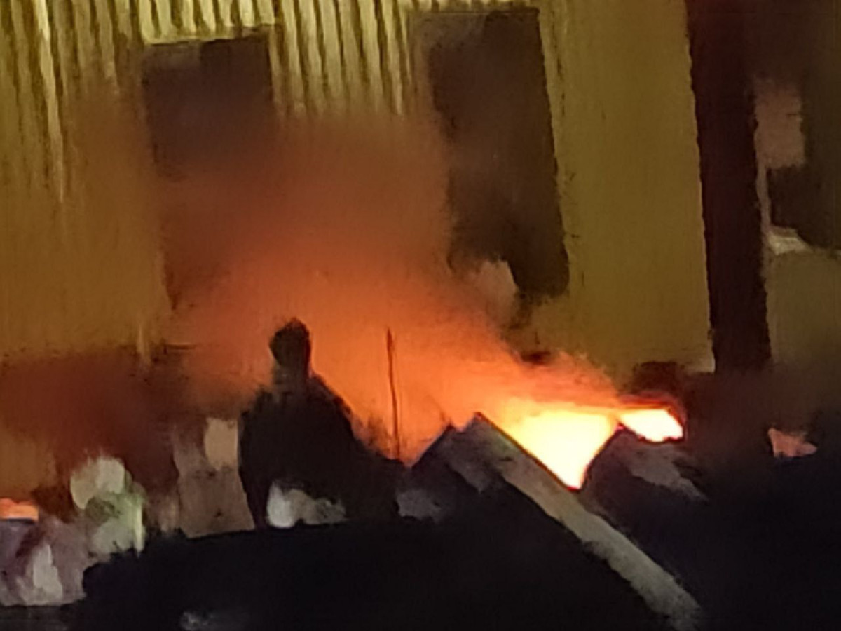 Горят отходы на предприятии