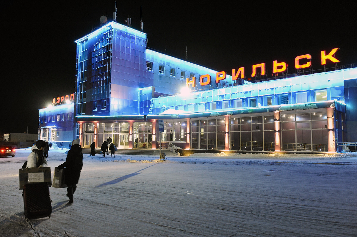 Работу норильск аэропорт. Аэропорт Норильск. Норильск аэропорт Аэрофлот. Норильск аэропорт фото внутри и снаружи.