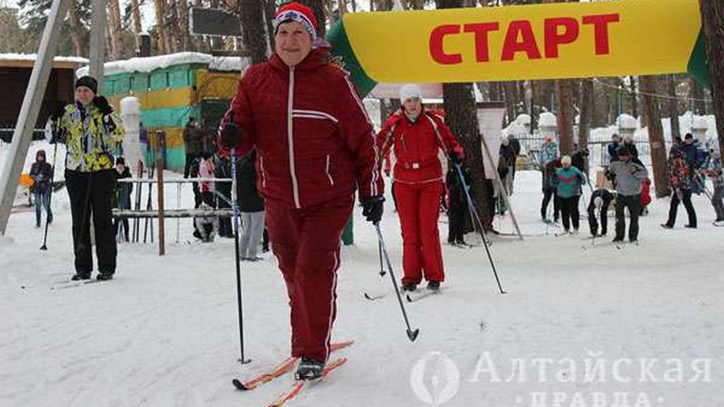 Сибиряк не мёрзнет, потому что на лыжах: в Барнауле открыли сезон на 