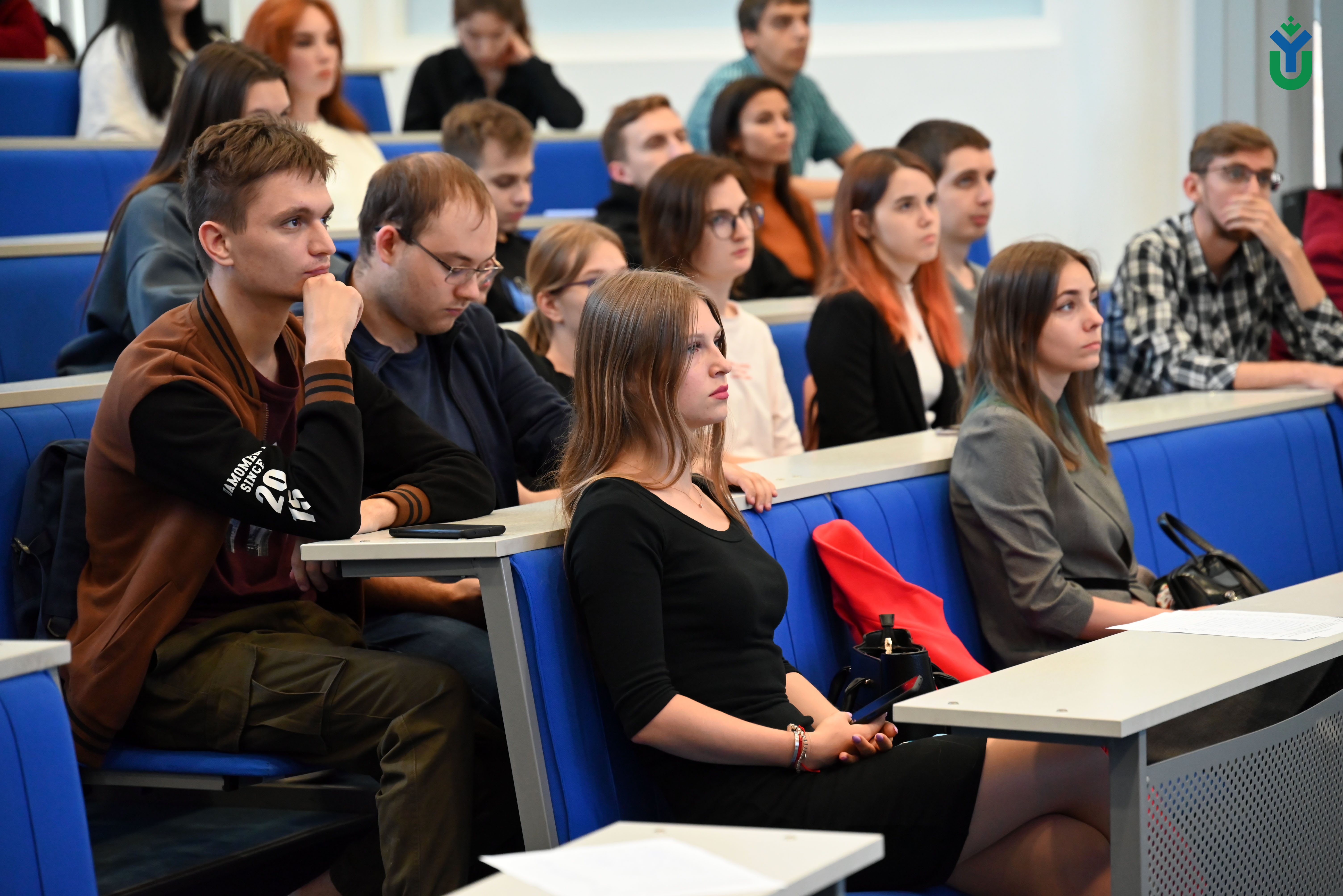 Управление студентами в вузе. Студенты югу. Специальность в университете это. Вузы университеты колледжи это.