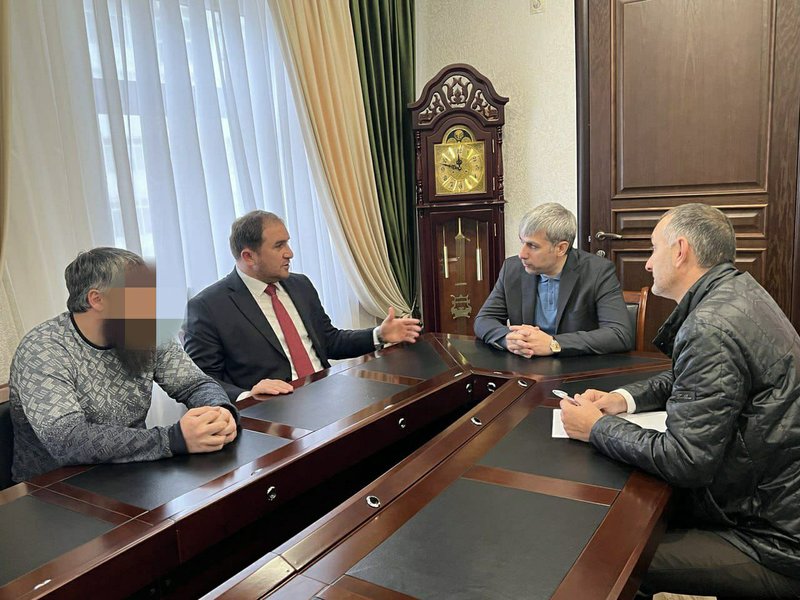 Орцханов зейт саитович. Аушев усман баширович мэр магаса. Усман аушев мэр. Аушев усман баширович мэр магаса. Ингушетия магас.