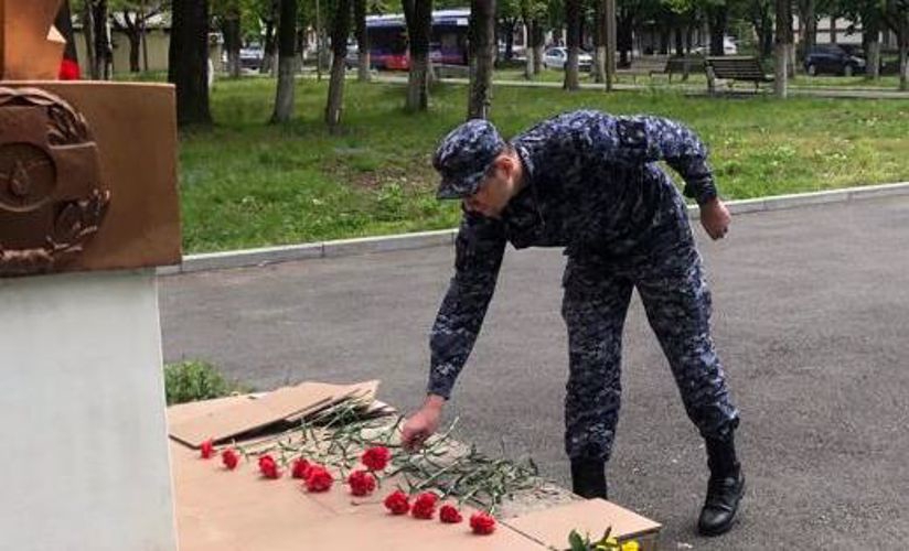 В СЕВЕРНОЙ ОСЕТИИ РОСГВАРДЕЙЦЫ ПОЧТИЛИ ПАМЯТЬ ЖЕРТВ ЧЕРНОБЫЛЬСКОЙ КАТАСТРОФЫ