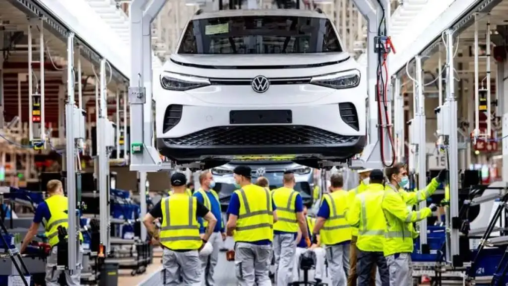 Volkswagen планирует закрыть минимум три завода в Германии