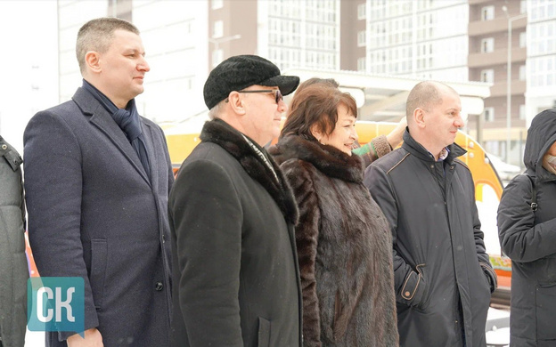 «Подарок мамочкам». В микрорайоне Курочкины открыли новый детский сад с бассейном