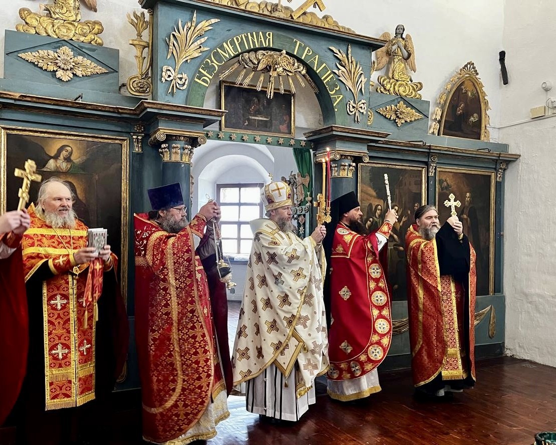 Митрополит Вологодский Савва совершил Литургию в Ферапонтовом Богородице-Рождественском монастыре