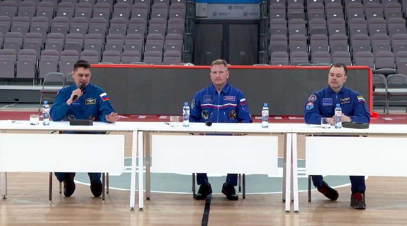 Сергей Прокопьев, Дмитрий Петелин и Андрей Федяев рассказали о своём полёте в космос уральским студентам