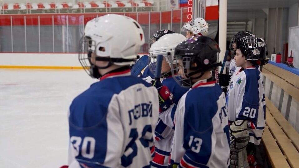 Игроки хоккейной команды «Югра» провели мастер-класс для юных когалымчан
