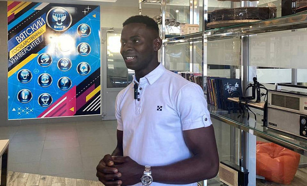 Иностранные студенты в Кирове любят русские блины и пельмени