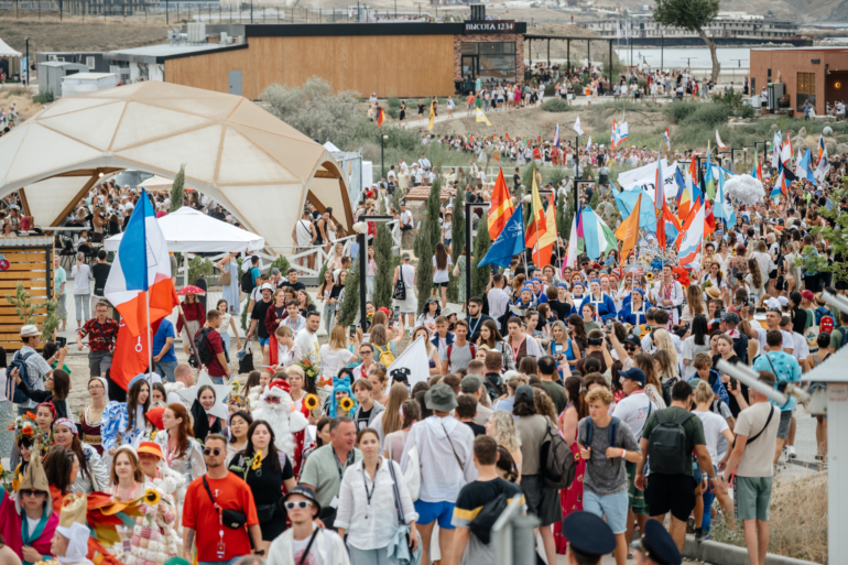 В Крыму завершился фестиваль «Таврида.АРТ» — томичи поделились эмоциями