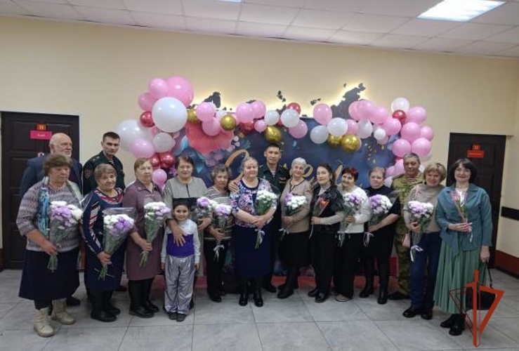 Материнская забота: Росгвардия Омска отметила уникальный вклад в поддержку СВО