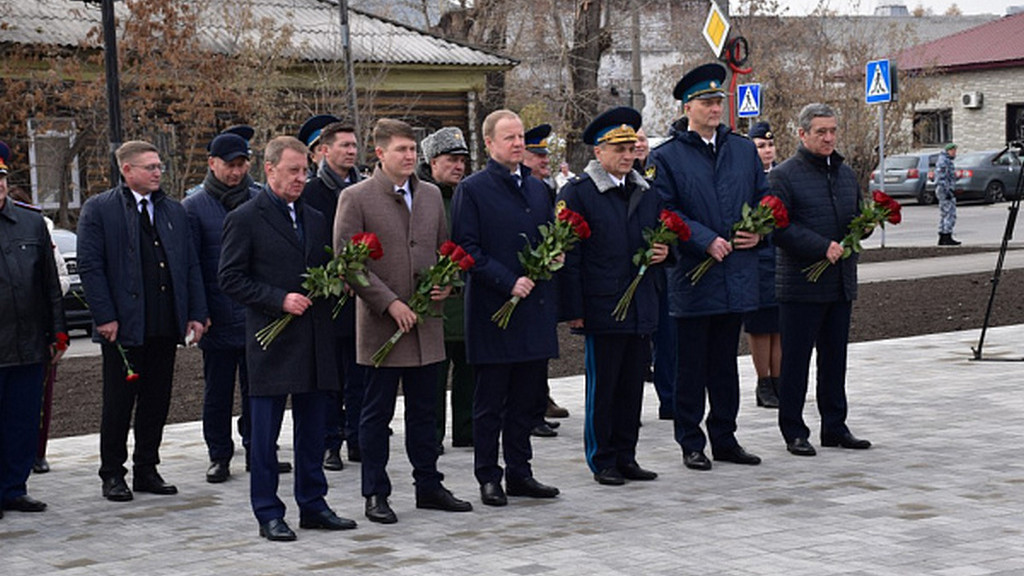 В Барнауле открыт первый в России памятный знак сотрудникам службы судебных приставов Фото №2