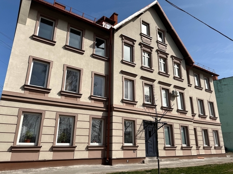 В Калининграде отремонтировали фасад исторического дома на проспекте Победы