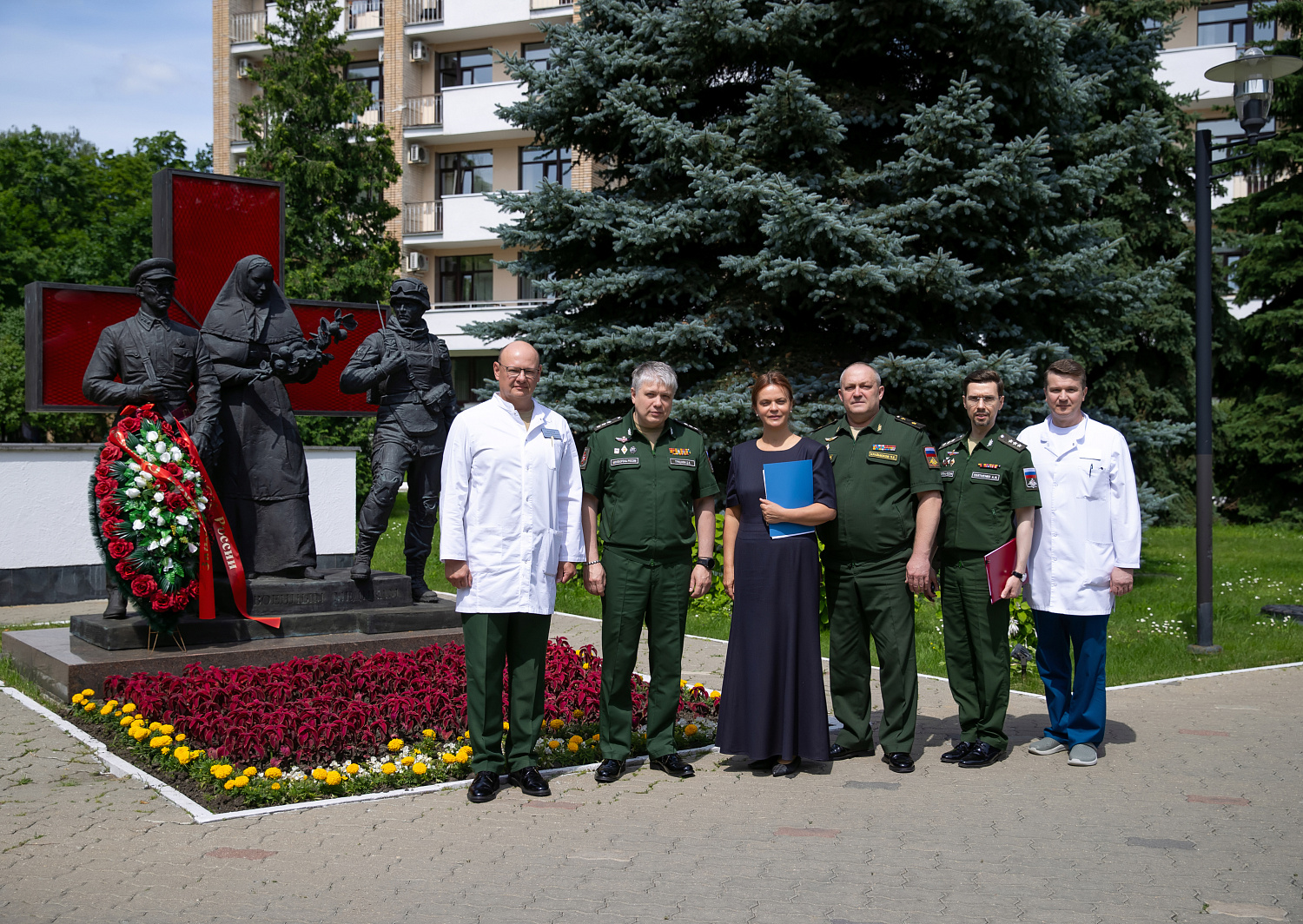 Заместитель Министра обороны РФ Анна Цивилева вручила награды военнослужащим в госпитале в Москве, фото 6