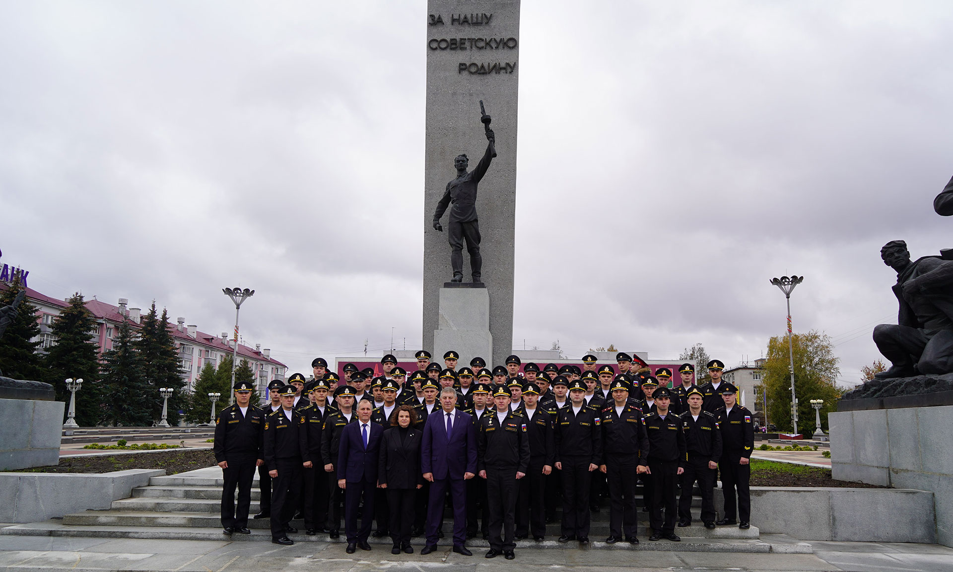 Подводная лодка брянск. Атомный подводный крейсер Брянск. Атомная подводная лодка Брянск. Крейсер Брянск. Катер в Брянске.