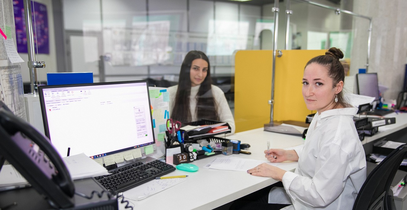 Мфц сгк. Центр обслуживания клиентов сгк фото. Диспетчер картинка. Красивый центр обслуживания клиентов. Колл центр сгк.