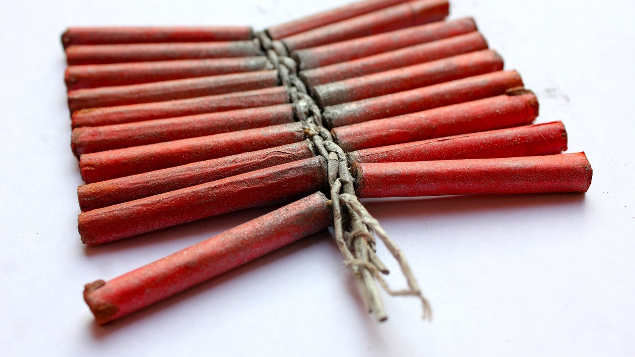 При изготовлении взрывного устройства обвиняемы...