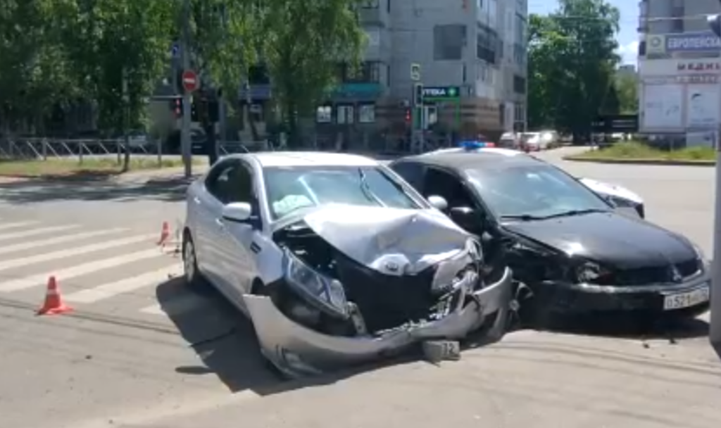 В ДТП в Бежицком районе Брянска пострадала 28-летняя женщина
