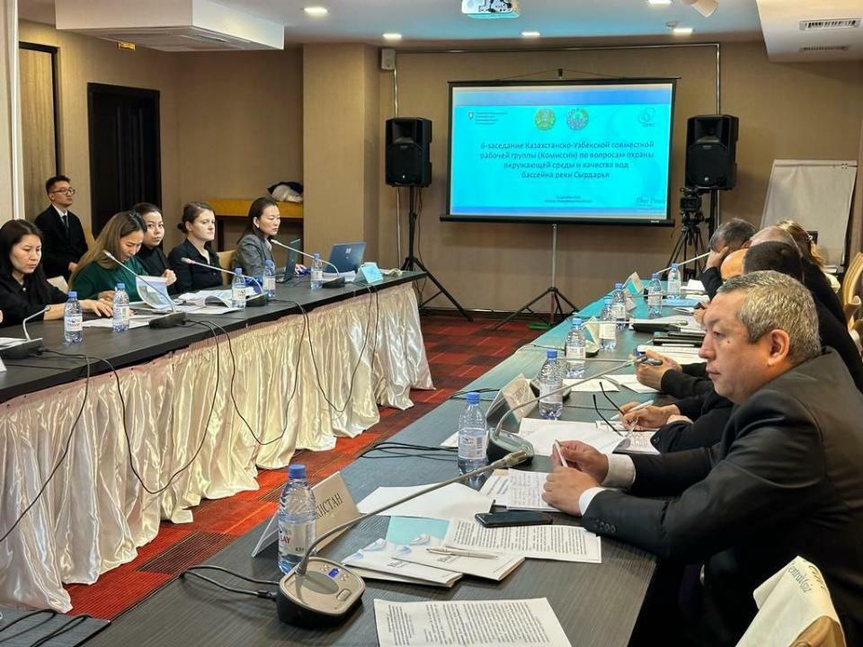 Казахстан и Узбекистан обсудили охрану вод в бассейне Сырдарьи