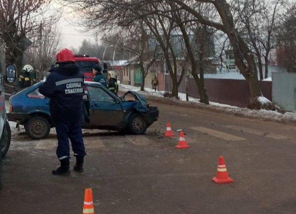 Улица куркова тула. ДТП В Туле на Резванской. ДТП С машинами в центре Тулы. ДТП Тульская область 2 декабря.