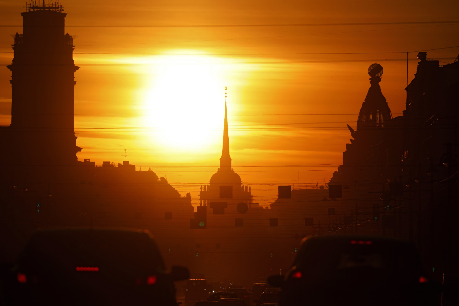 Ночной питер 8k. Петербург летом. Атмосфера лета в санкт петербурге. Петербург семимостье. Необычные места в санкт-петербурге.