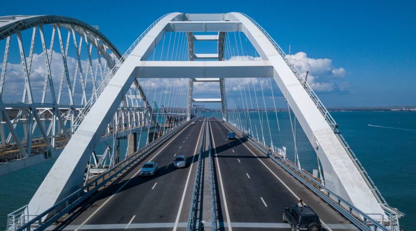 За восемь лет по Крымскому мосту проехало более 33 млн машин