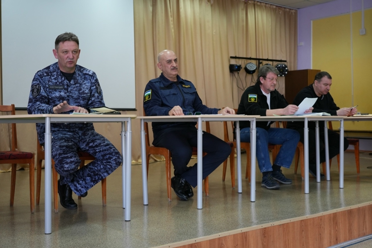 В Салавате росгвардейцы приняли участие в антитеррористической тренировке в школе 