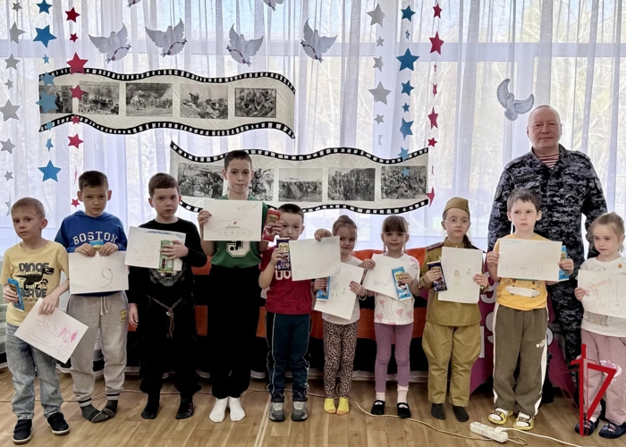 Росгвардейцы провели мероприятие для воспитанников дома социального обслуживания в Биробиджане