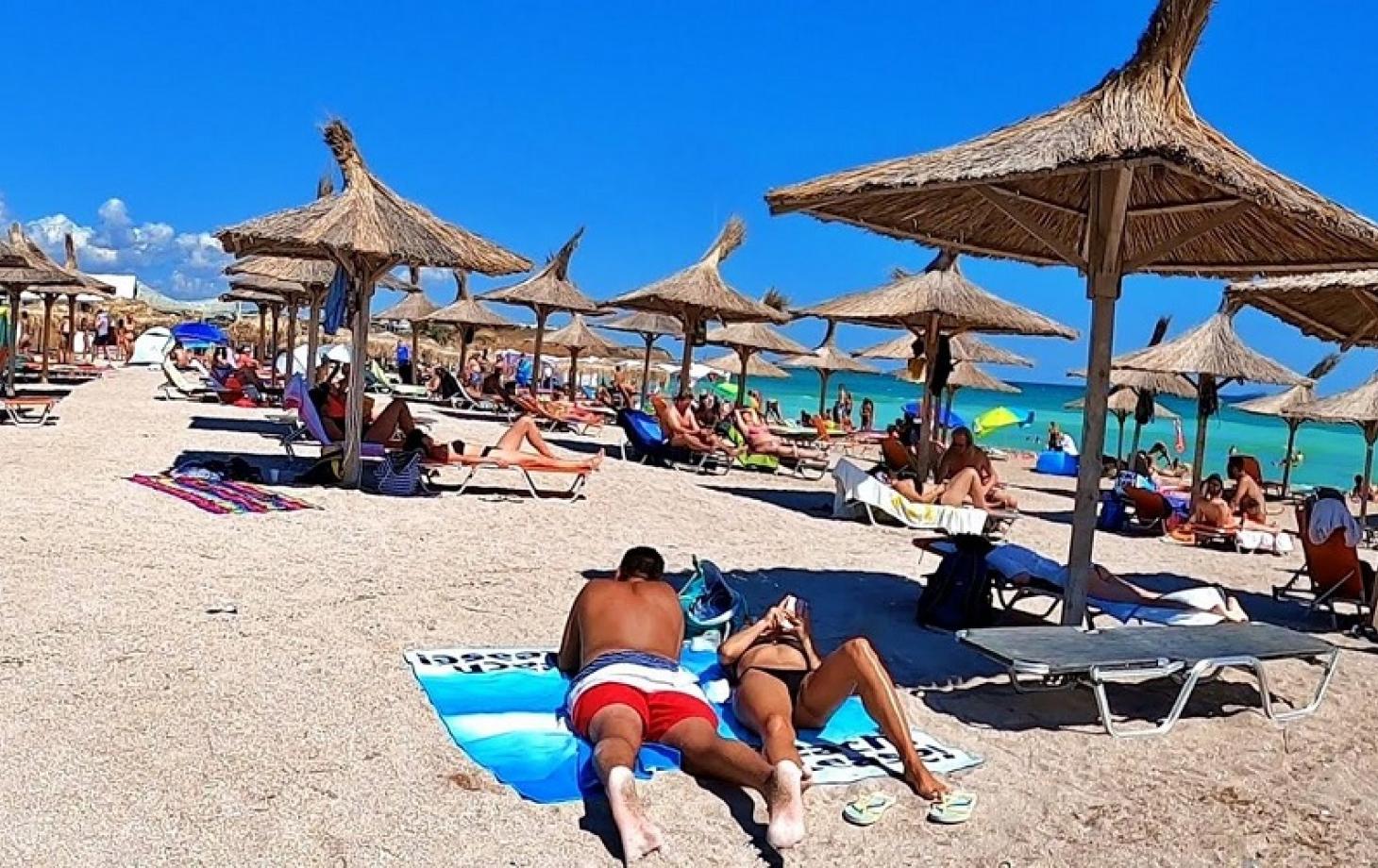 Цены на море 2022. Румыния отдых. Vama veche Румыния. Румыния морские курорты. На морских пляжах фото отдыхающих.