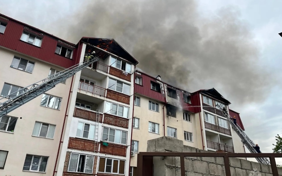 Названа причина пожара в многоэтажке в Нальчике, где пострадали 5 человек