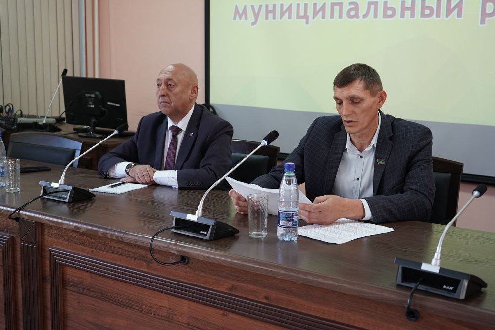 Сергей Айбулатов принял участие в первом заседании Собрания депутатов Верхнеуральского муниципального округа