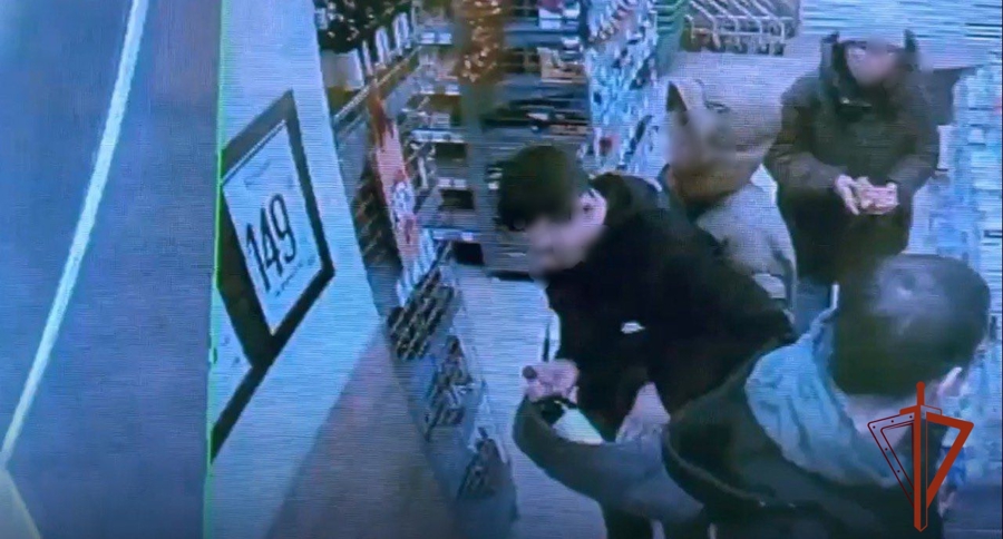 Экипаж Росгвардии задержал по приметам подозреваемых в хищении алкогольной продукции