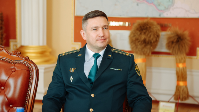 Квартиры для таможенников и подготовка к запуску канатки: губернатор Приамурья встретился с начальником Хабаровской таможни - gtrkamur.ru