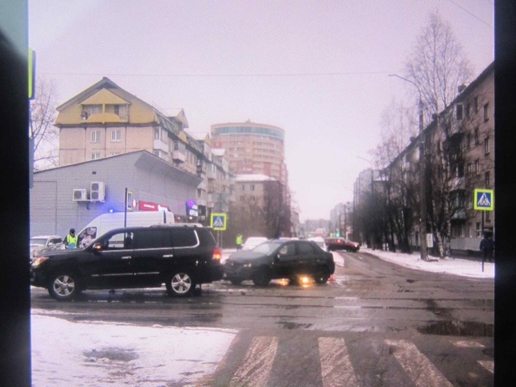 Пожилая пассажирка иномарки пострадала в ДТП в центре Архангельска